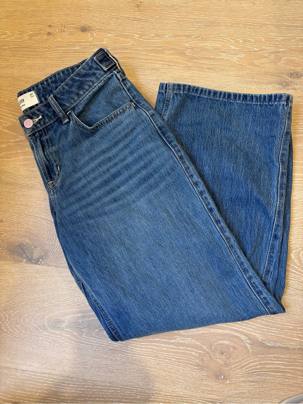 Hollister low rise baggy in Medium Blue Wash - see last two pics for measurement